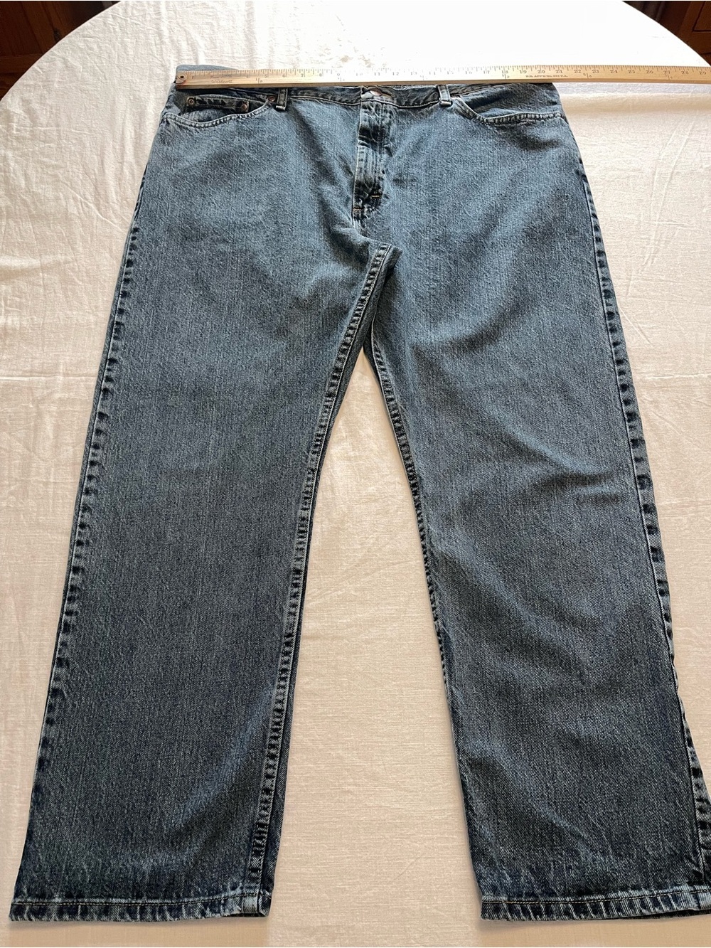 Wrangler Men's Straight Leg Relax Fit Medium Blue Denim Jeans